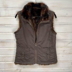 Old Navy Reversible Brown faux Fur and Cargo Vest - Size S